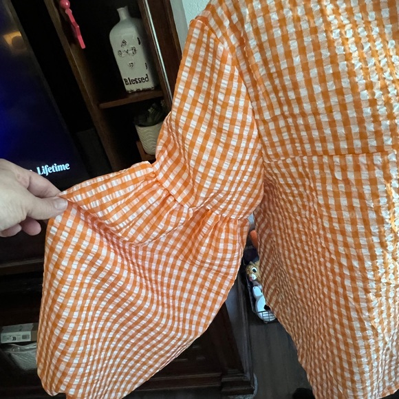 Ladies blouse 🧡🤍 - Picture 3 of 3